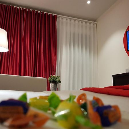 B&B Gardacharme Desenzano del Garda Phòng bức ảnh