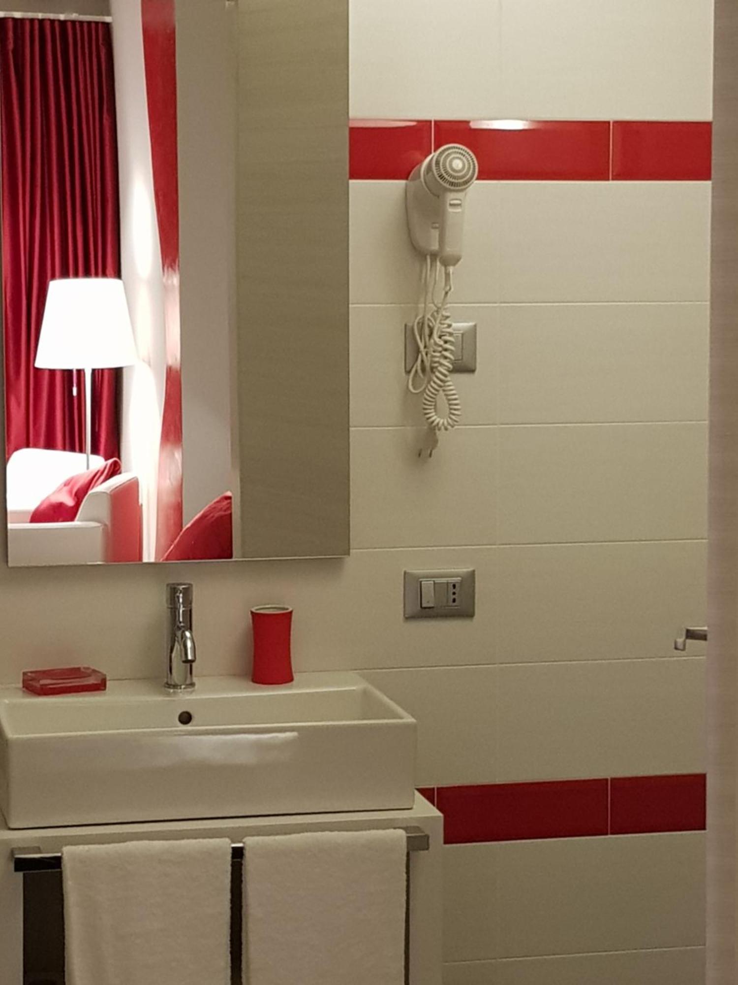 B&B Gardacharme Desenzano del Garda Phòng bức ảnh