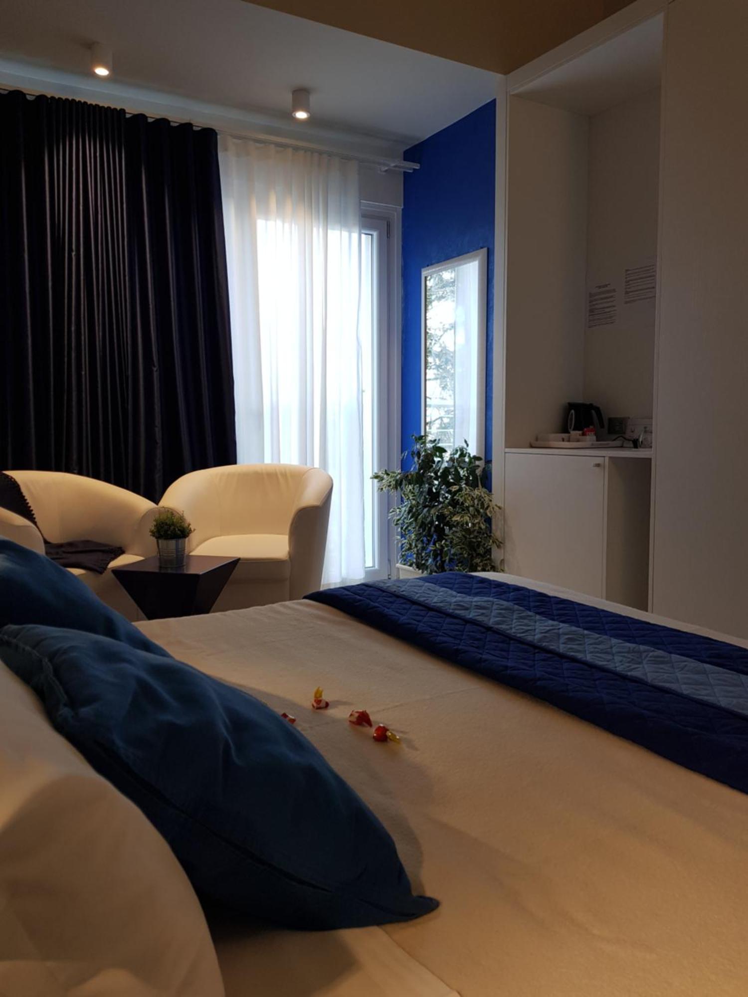 B&B Gardacharme Desenzano del Garda Phòng bức ảnh