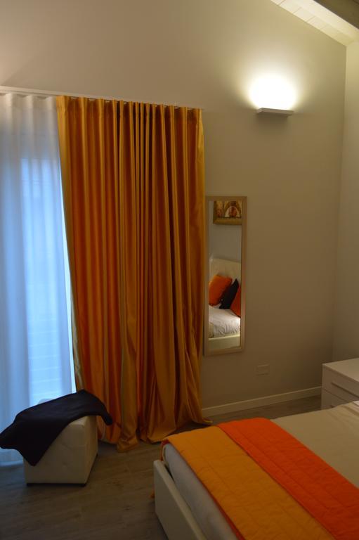 B&B Gardacharme Desenzano del Garda Ngoại thất bức ảnh