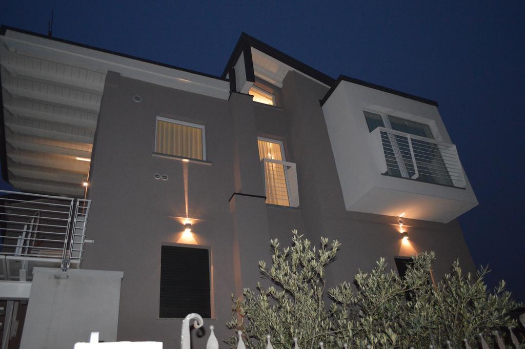 B&B Gardacharme Desenzano del Garda Ngoại thất bức ảnh