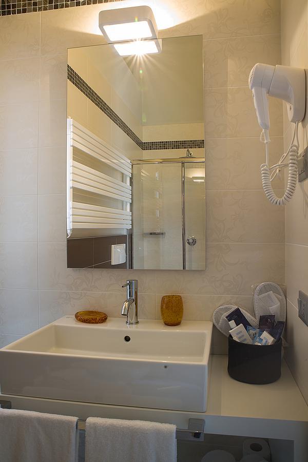 B&B Gardacharme Desenzano del Garda Ngoại thất bức ảnh
