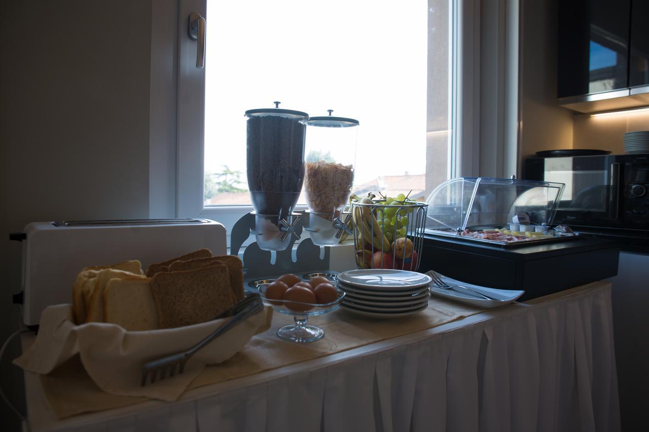 B&B Gardacharme Desenzano del Garda Ngoại thất bức ảnh