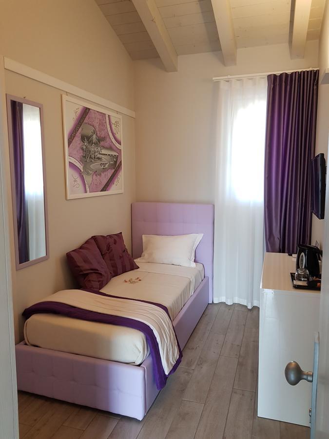 B&B Gardacharme Desenzano del Garda Ngoại thất bức ảnh